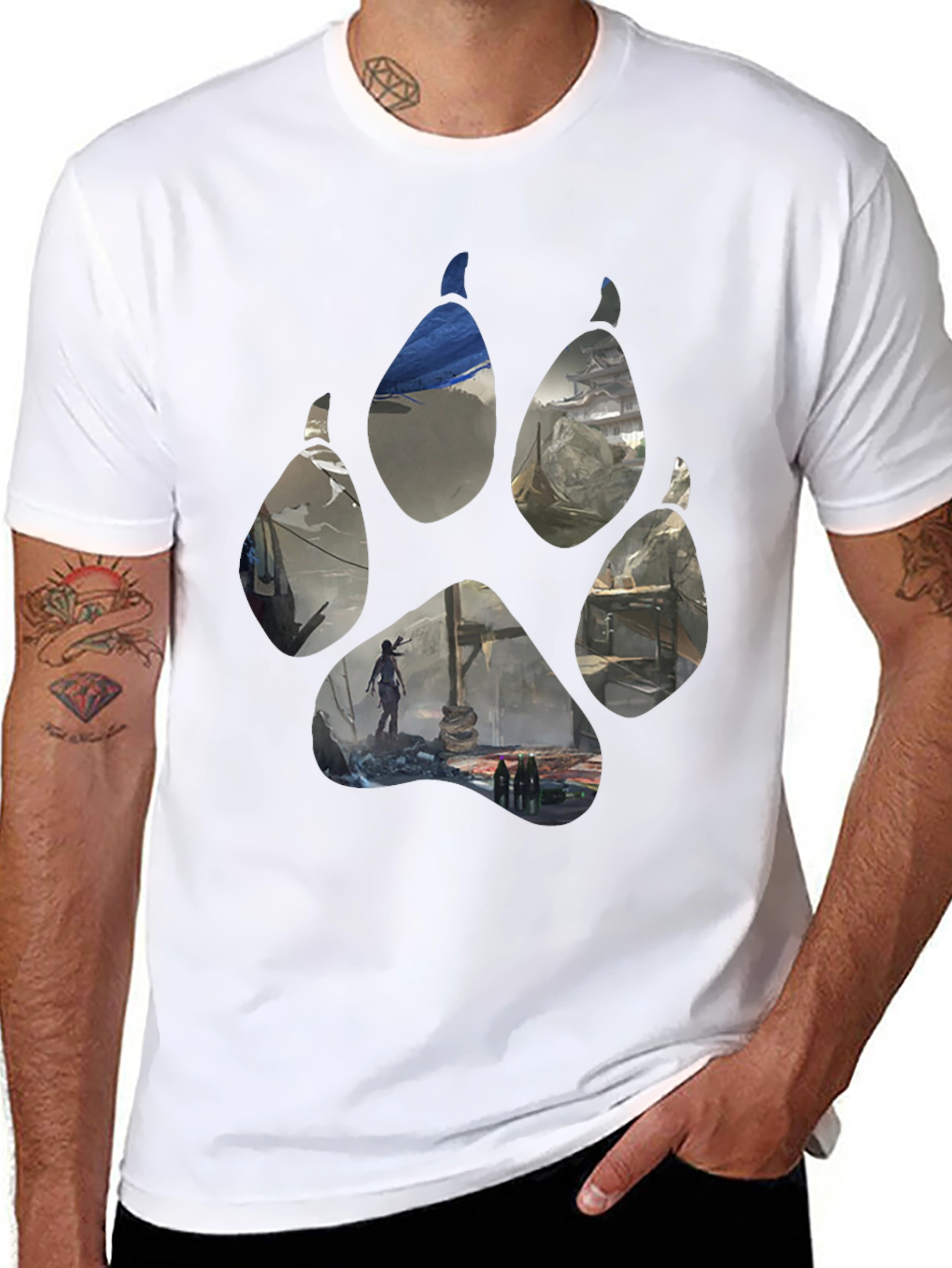 Wolf Paw Print Graphic T-Shirt - Black