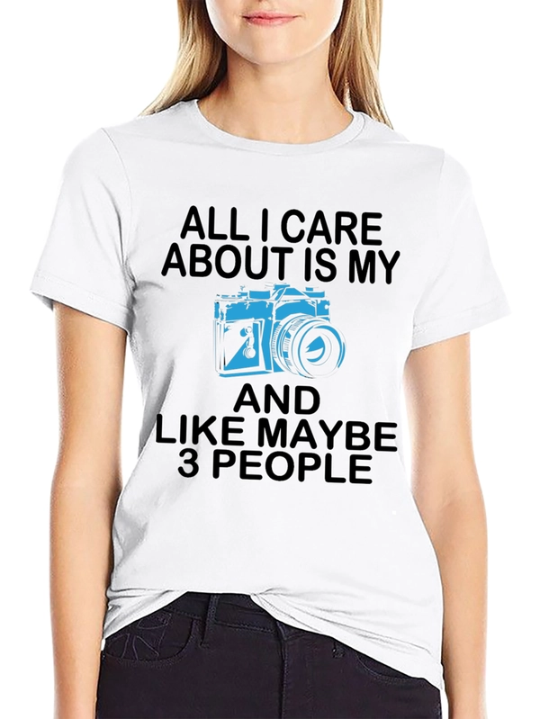 Funny Photographer T-Shirt - Camera & 3 People