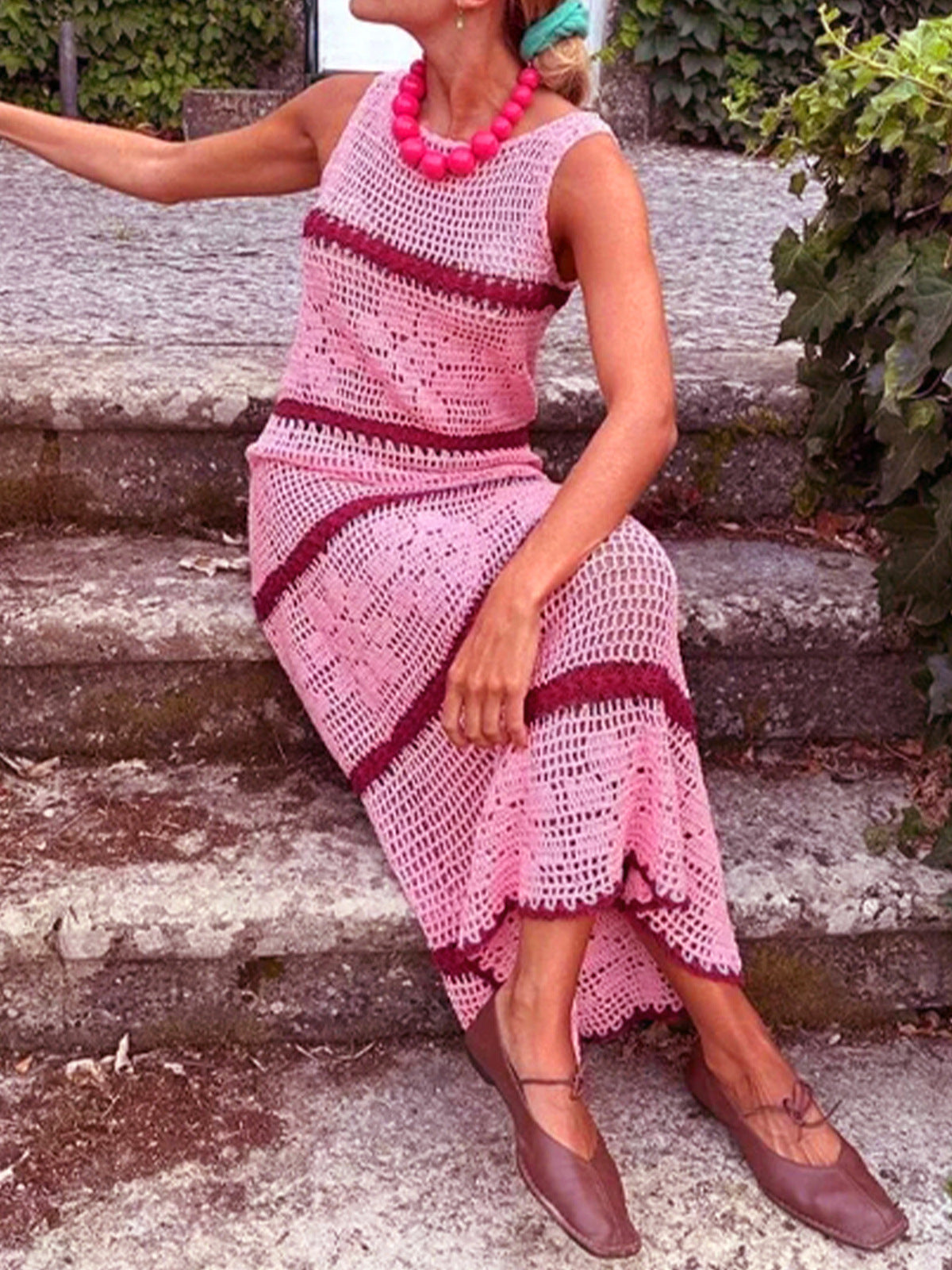 Women's Casual Contrast Color Knitted Hollow Sleeveless Dress