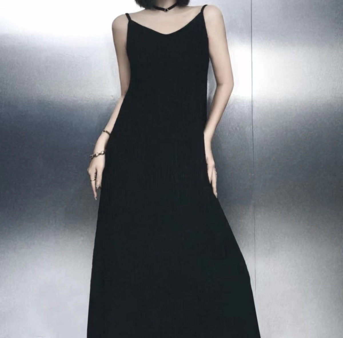 Women's Casual Solid Color Loose Pleated Sling Maxi Dress