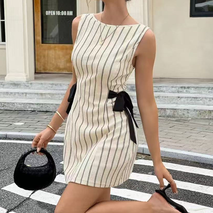 Women's Elegant Vertical Stripe Round Neck Sleeveless Lace-Up Slim-Fit Dress